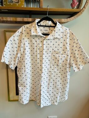Goodfellow & Co White Short-Sleeve Button-Down Shirt with Navy Sun Print XL Tall